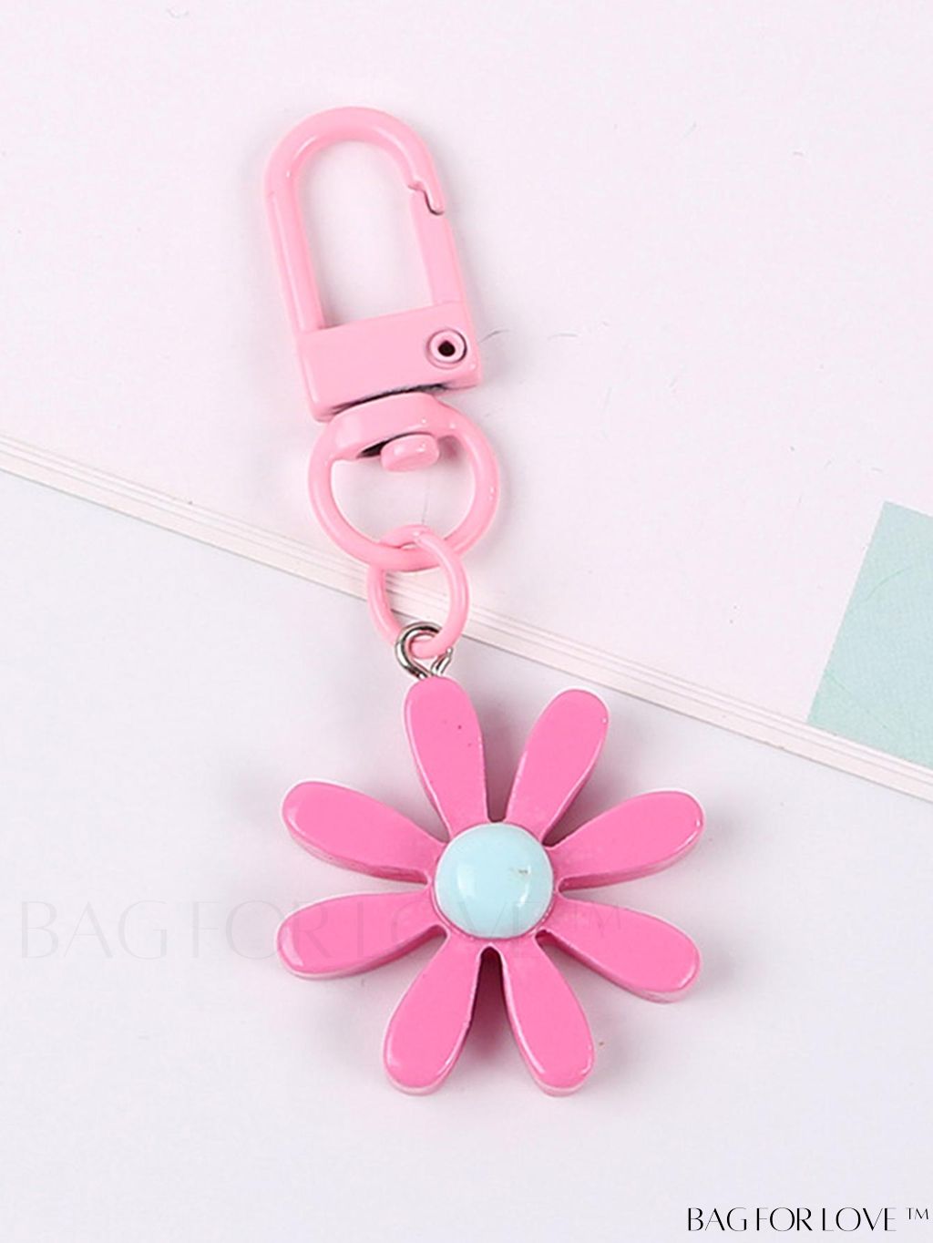 BagForLove - Daisy Flower Keychain: Stylish Earphone Cover, Keyring Bag, and Purse/Backpack Pendant with Car Key Chain Ornament