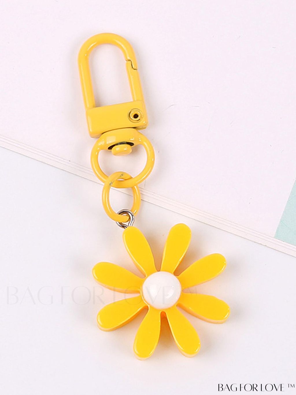 BagForLove - Daisy Flower Keychain: Stylish Earphone Cover, Keyring Bag, and Purse/Backpack Pendant with Car Key Chain Ornament