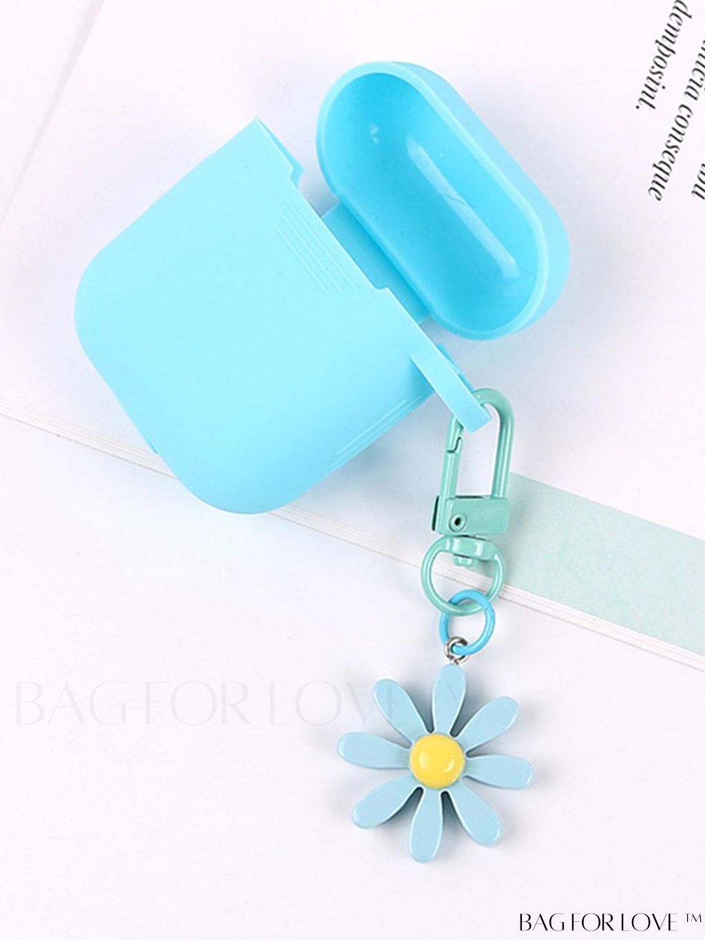 BagForLove - Daisy Flower Keychain: Stylish Earphone Cover, Keyring Bag, and Purse/Backpack Pendant with Car Key Chain Ornament