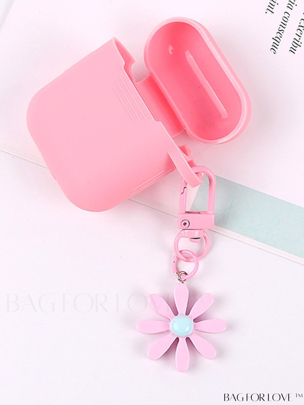 BagForLove - Daisy Flower Keychain: Stylish Earphone Cover, Keyring Bag, and Purse/Backpack Pendant with Car Key Chain Ornament