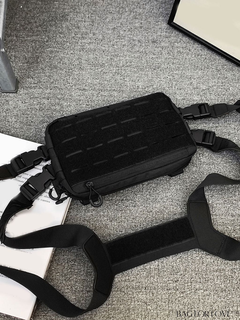 BagForLove - High-Capacity Unisex Waist Bag - Sleek and Spacious