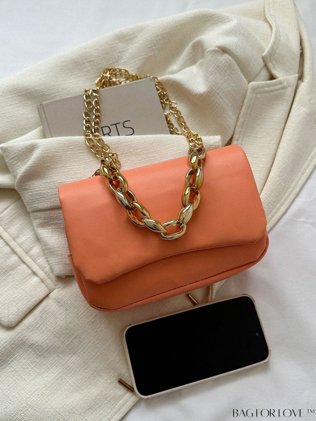 BagForLove - Stylish Solid Color Crossbody Bag with Chain Strap - Perfect Ensemble Accessory