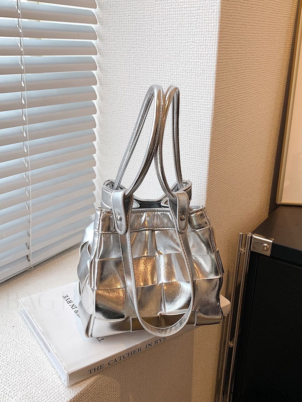 BagForLove - Versatile Silver Crossbody Bucket Bag with Fashionable Woven Design, for Trendy Style.