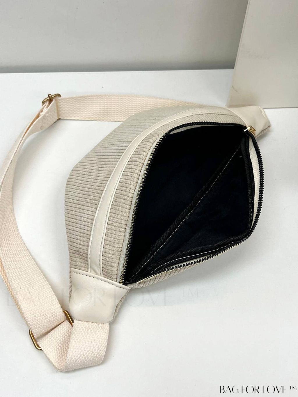 BagForLove - Lightweight Unisex Waist Pack with Green Styling