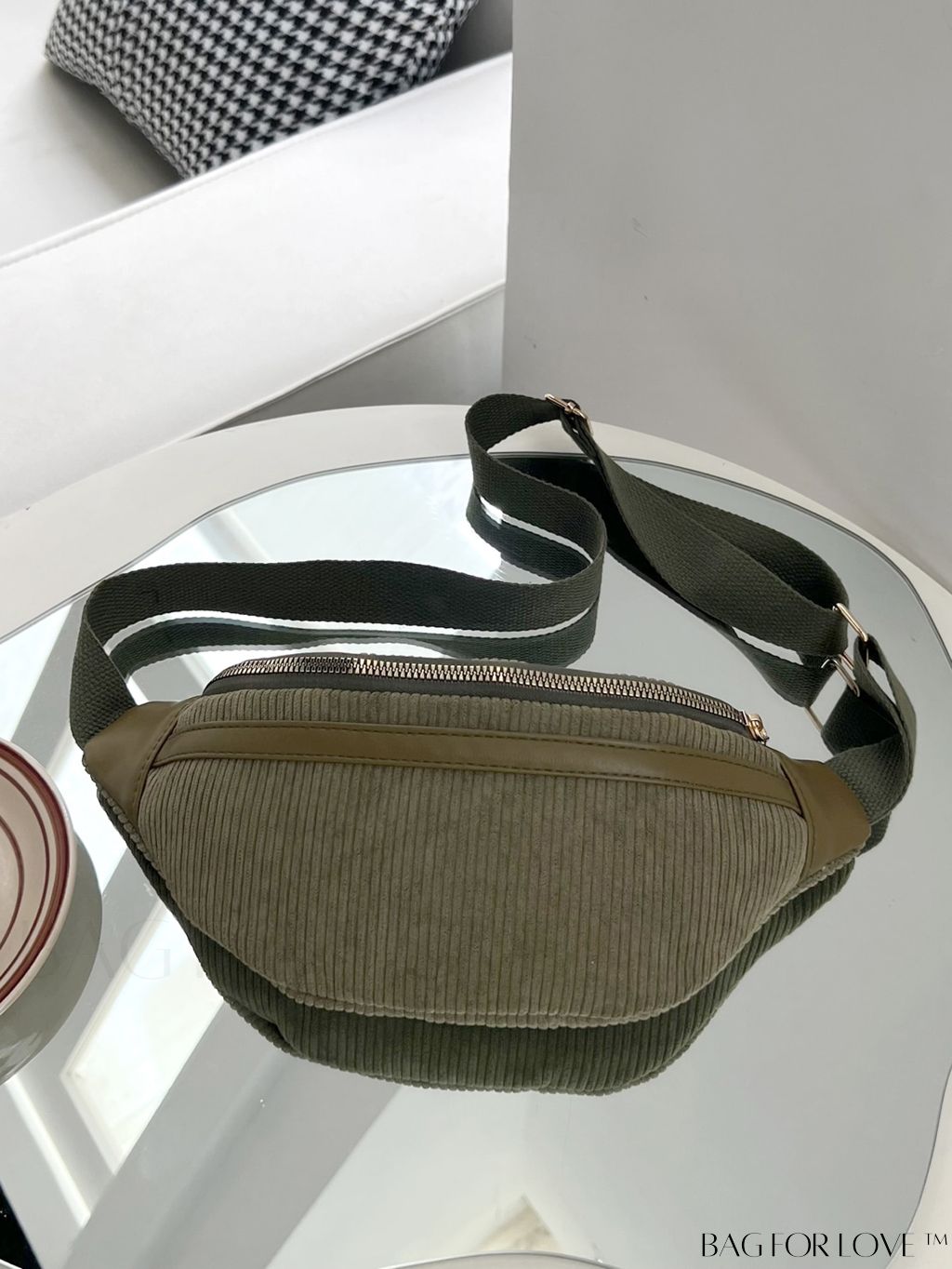 BagForLove - Lightweight Unisex Waist Pack with Green Styling