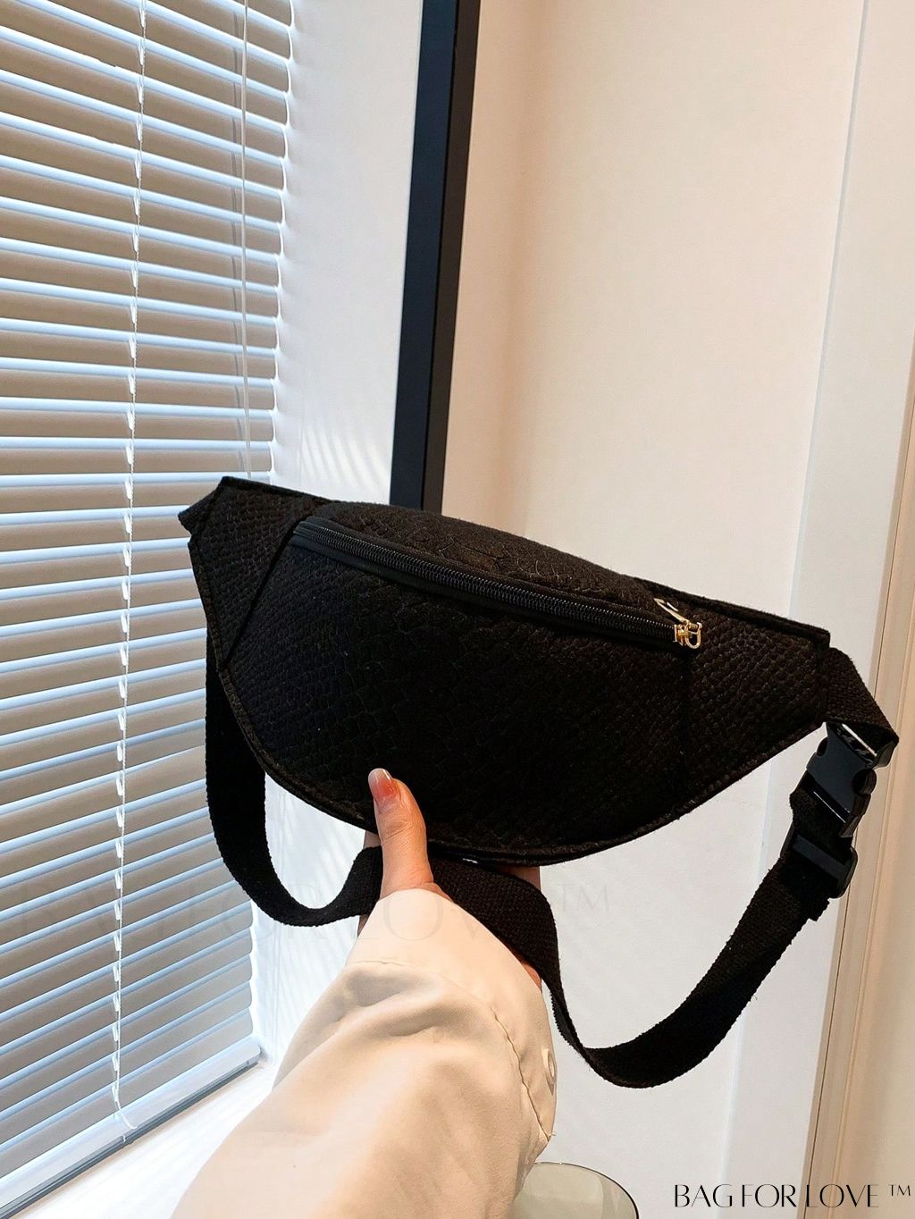 BagForLove - Orange Crocodile Embossed Fanny Pack: Stylish and Versatile Accessory