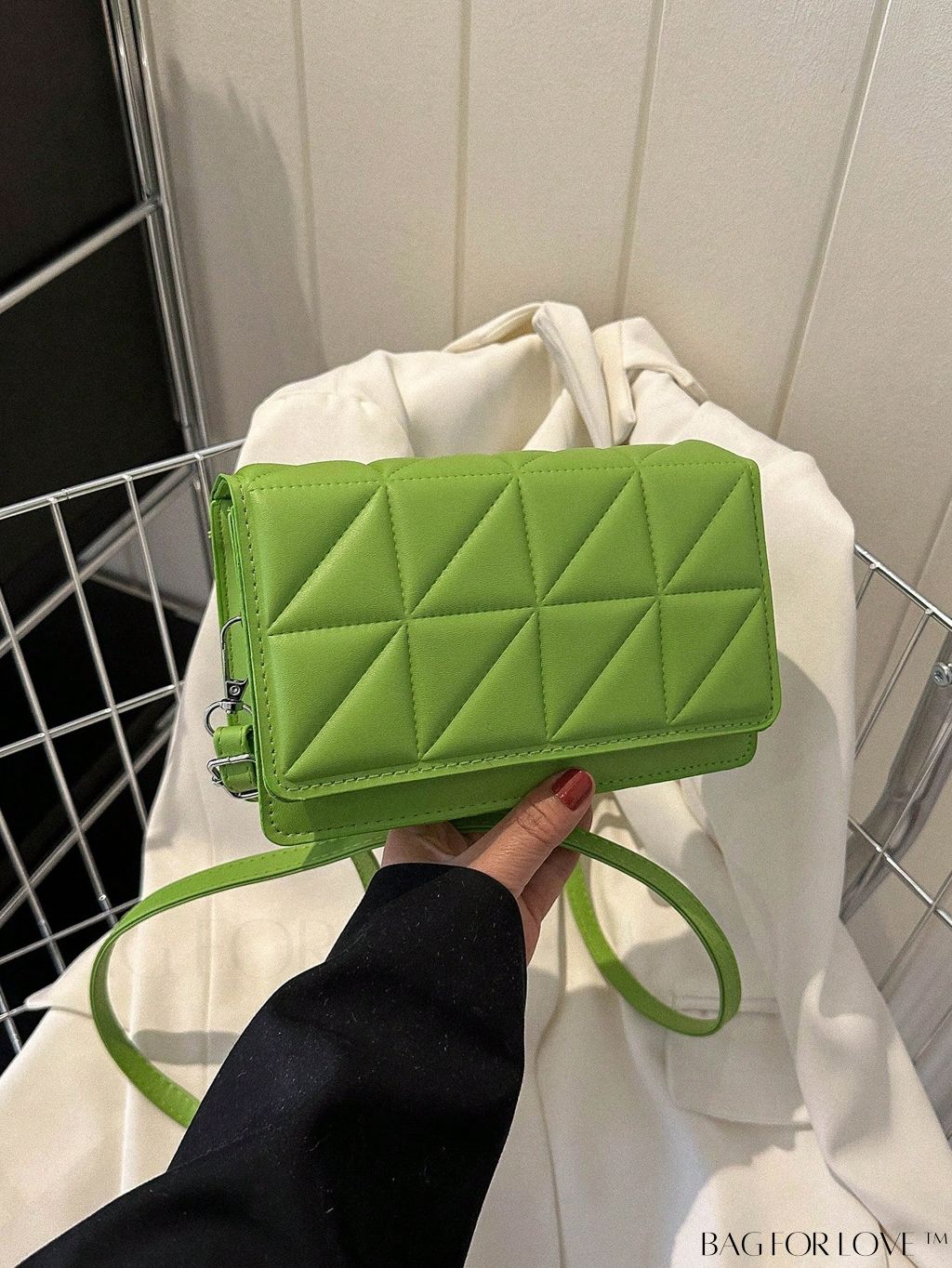 BagForLove - Stylish Adjustable Strap Crossbody Bag with Quilted Detail and Plaid Design