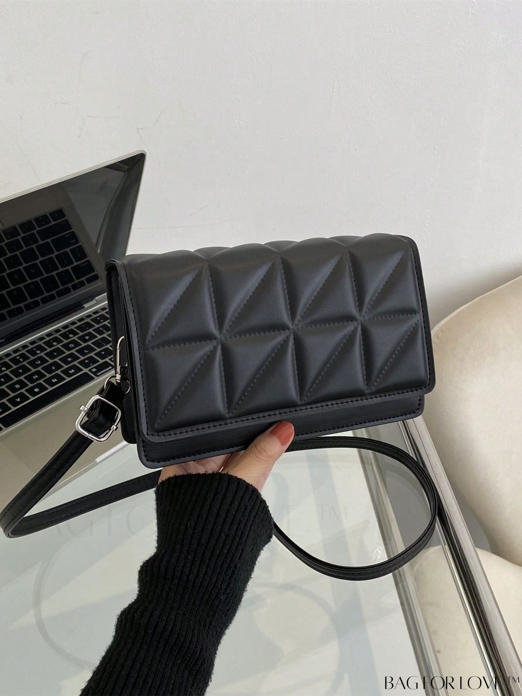 BagForLove - Stylish Adjustable Strap Crossbody Bag with Quilted Detail and Plaid Design