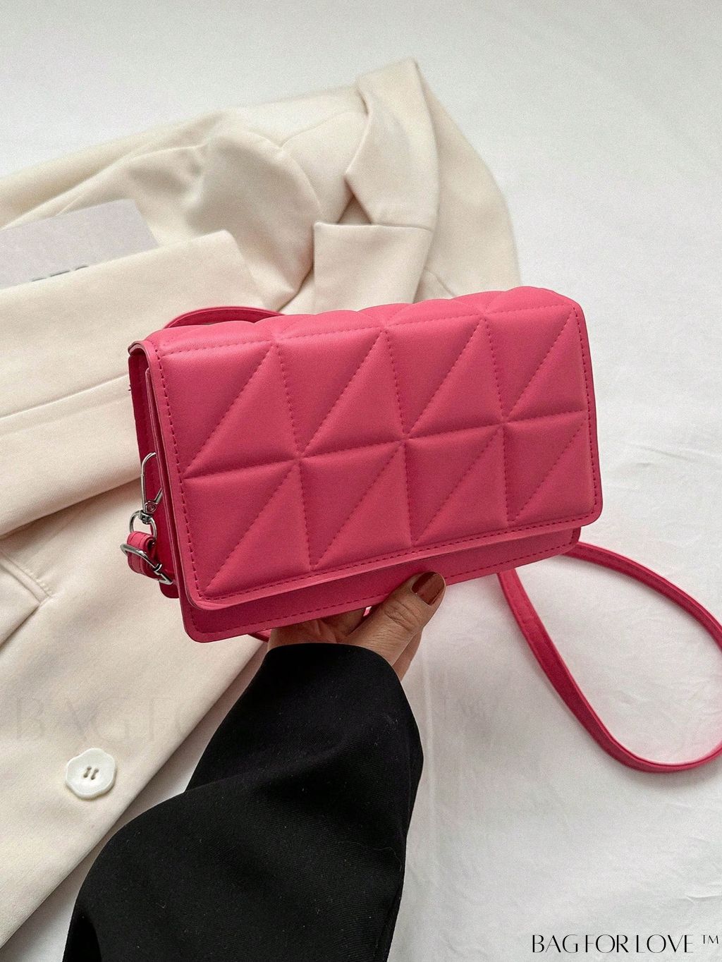 BagForLove - Stylish Adjustable Strap Crossbody Bag with Quilted Detail and Plaid Design