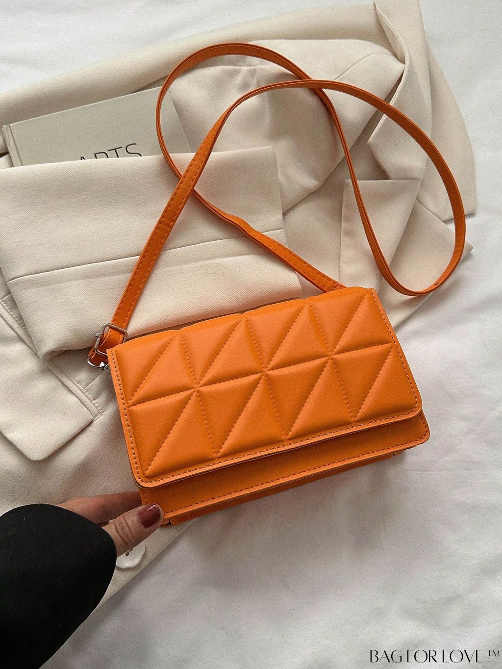 BagForLove - Stylish Adjustable Strap Crossbody Bag with Quilted Detail and Plaid Design