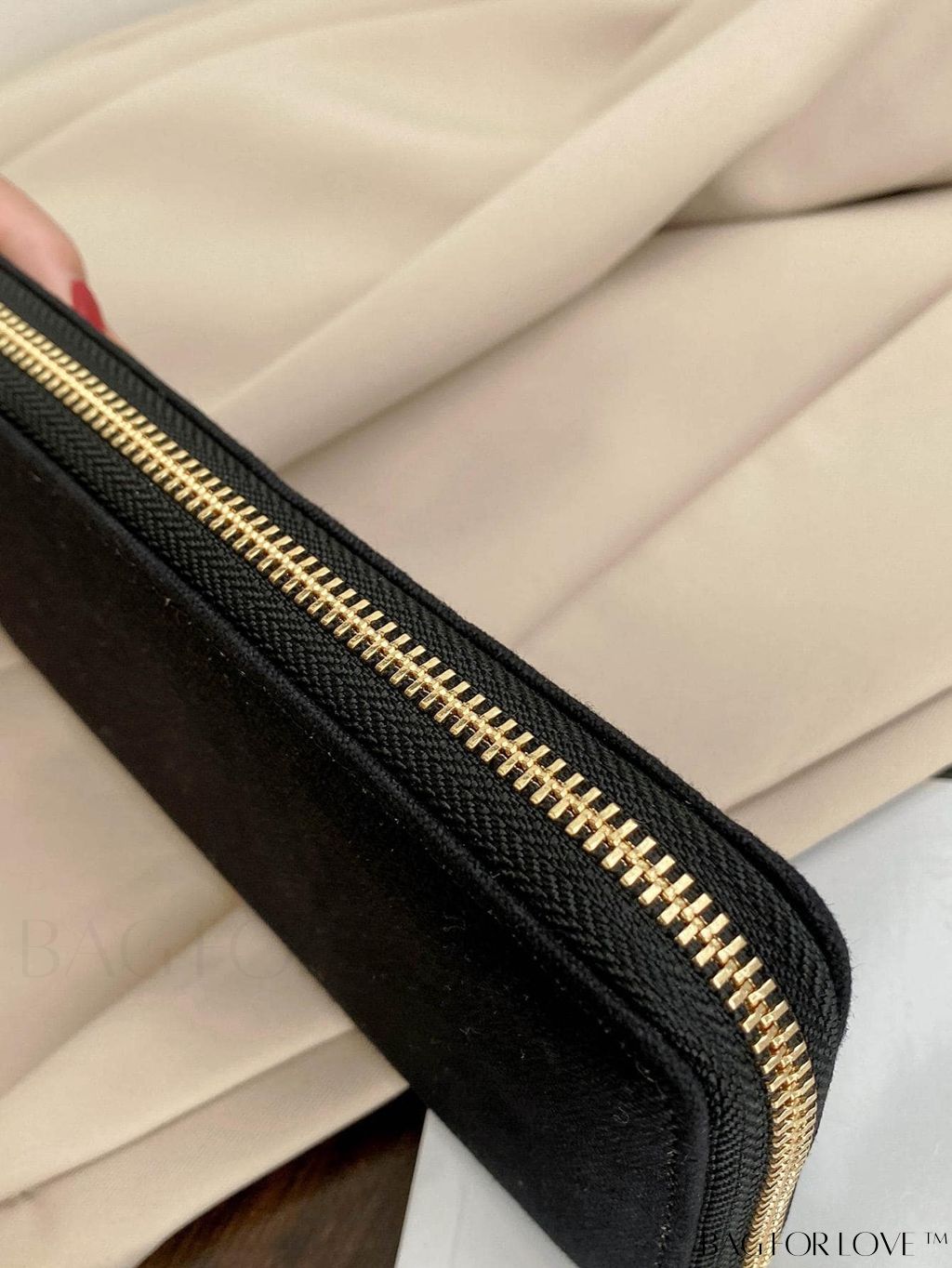 BagForLove - Chic Floral Graphic Long Wallet - Zippered and Fashionable