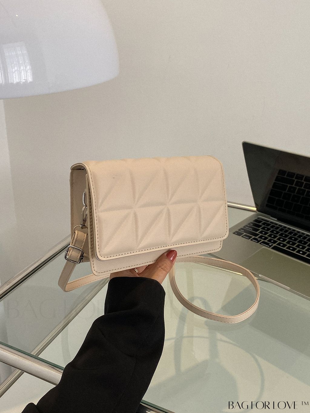 BagForLove - Stylish Adjustable Strap Crossbody Bag with Quilted Detail and Plaid Design