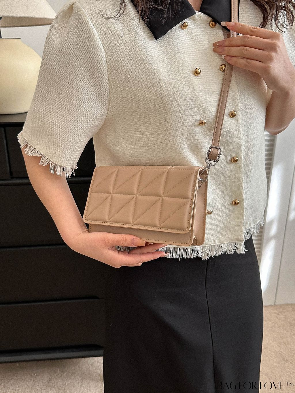 BagForLove - Stylish Adjustable Strap Crossbody Bag with Quilted Detail and Plaid Design