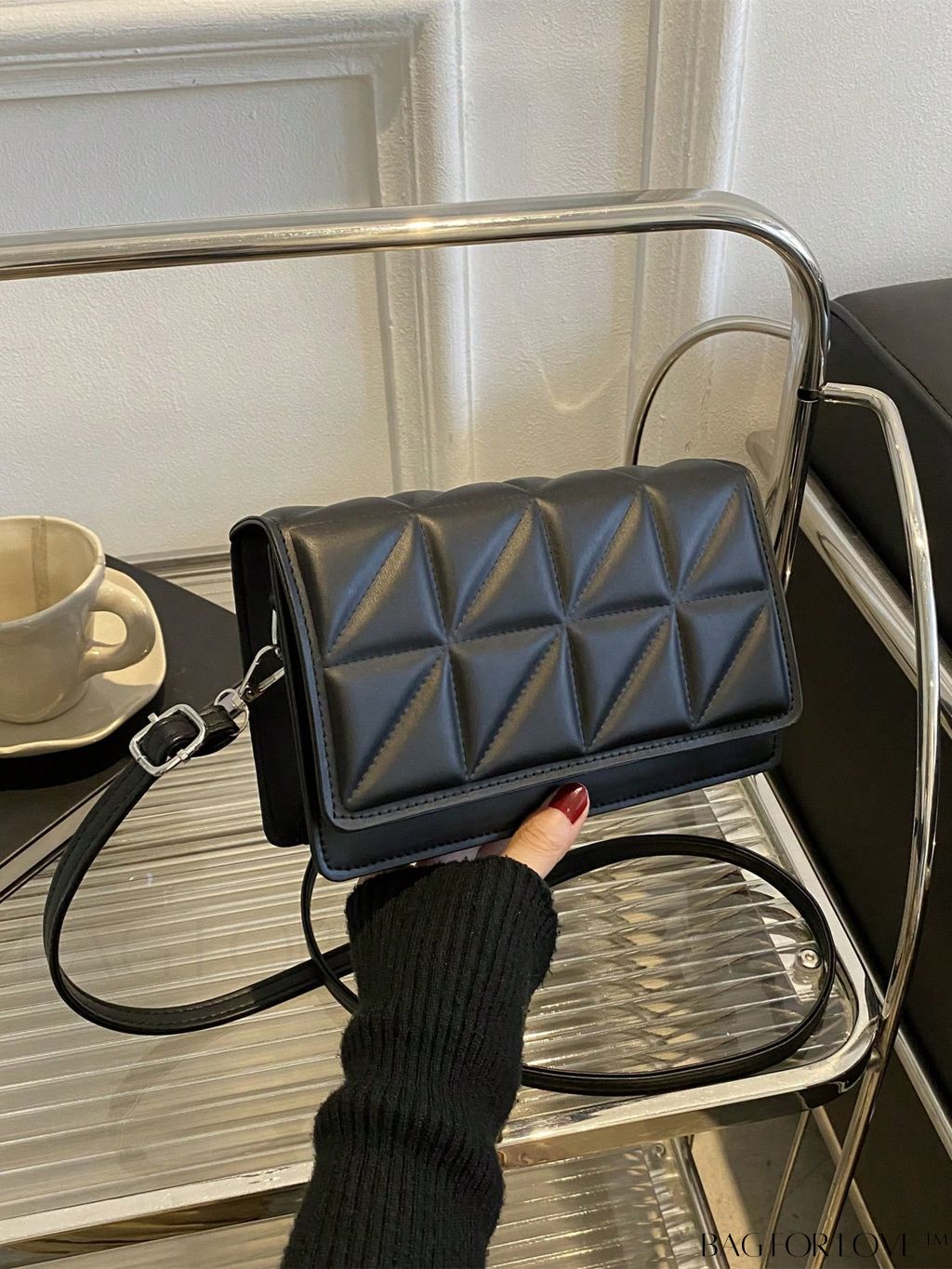 BagForLove - Stylish Adjustable Strap Crossbody Bag with Quilted Detail and Plaid Design