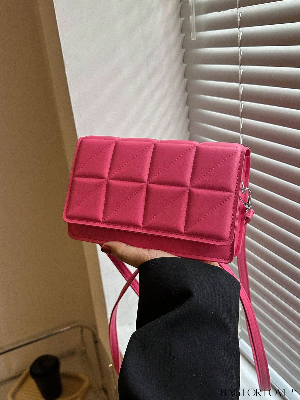 BagForLove - Stylish Adjustable Strap Crossbody Bag with Quilted Detail and Plaid Design